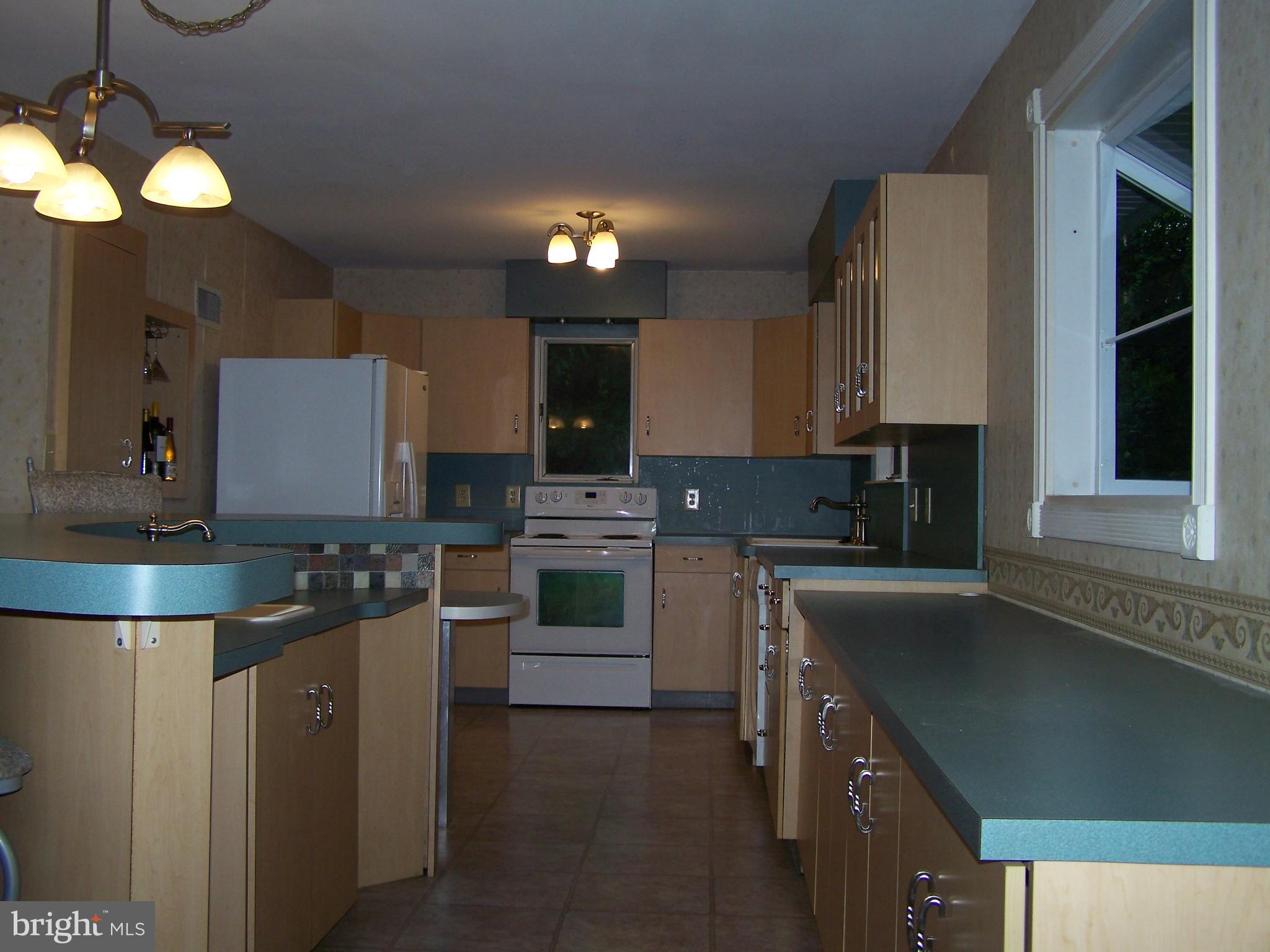 2500 Berkley Road Reading, PA 19605 - Photo 11 of 25 Custom Kitchen