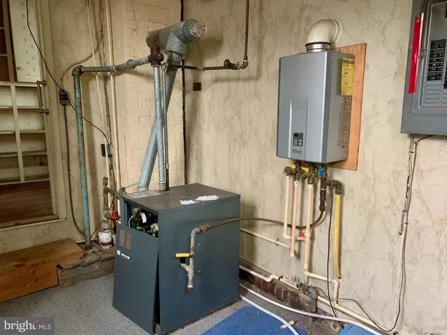 a bathroom with a sink and toilet