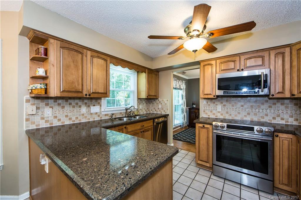 8701 Stratton Farm Road Huntersville, NC 28078 - Photo 6 of 23