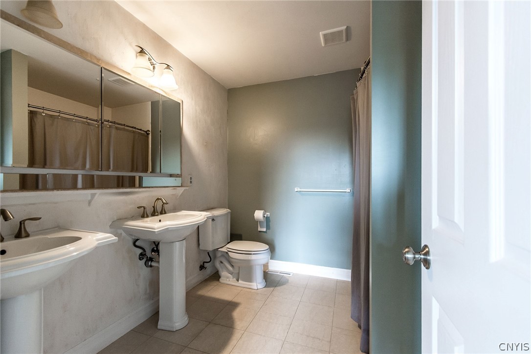 3799 Pegasus Circle Camillus, NY 13209 - Photo 28 of 42 Master Bath