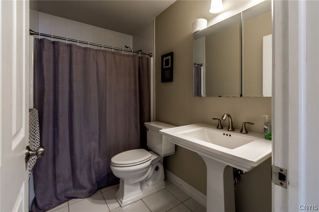 3799 Pegasus Circle Camillus, NY 13209 - Photo 31 of 42 Main Bath