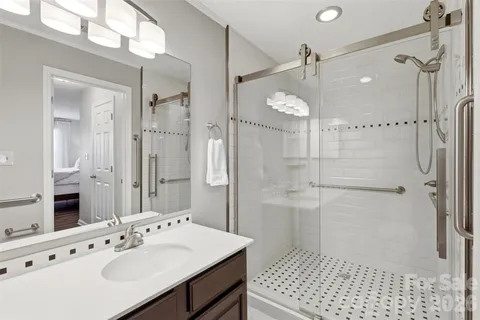 $317,750 | 5007 Sharon Road, Unit P, Charlotte, NC 28210