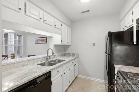 $317,750 | 5007 Sharon Road, Unit P, Charlotte, NC 28210