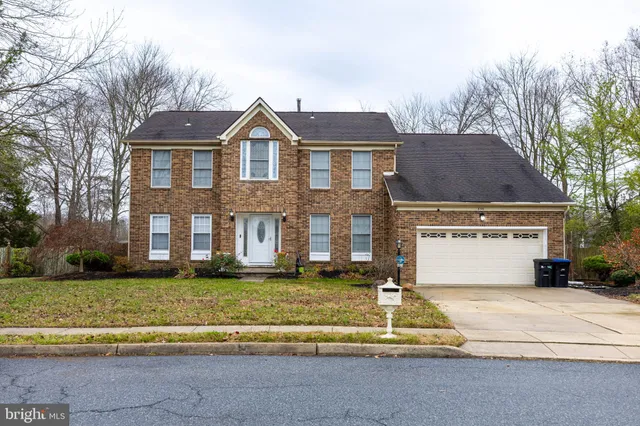 $590,000 | 856 Hunters Drive, Woodbury, NJ 08096