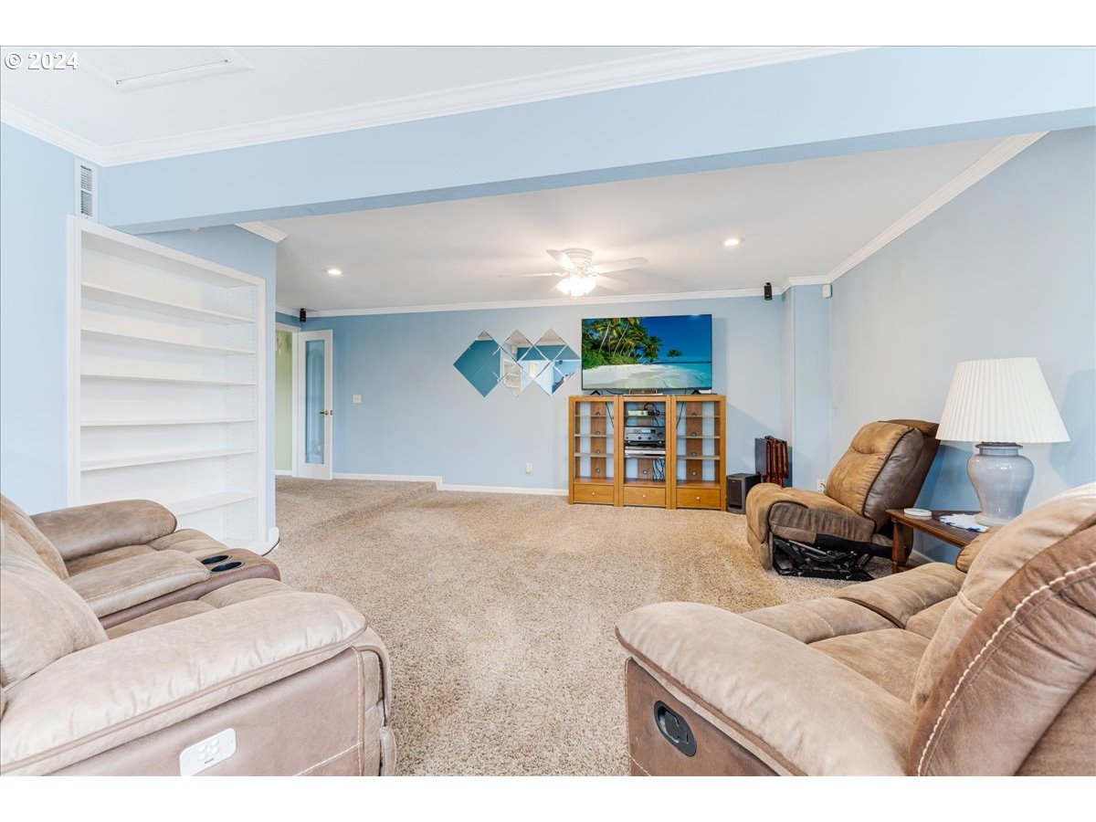 8394 Cason Road Gladstone, OR 97027 - Photo 15 of 38 Gallery Image 15