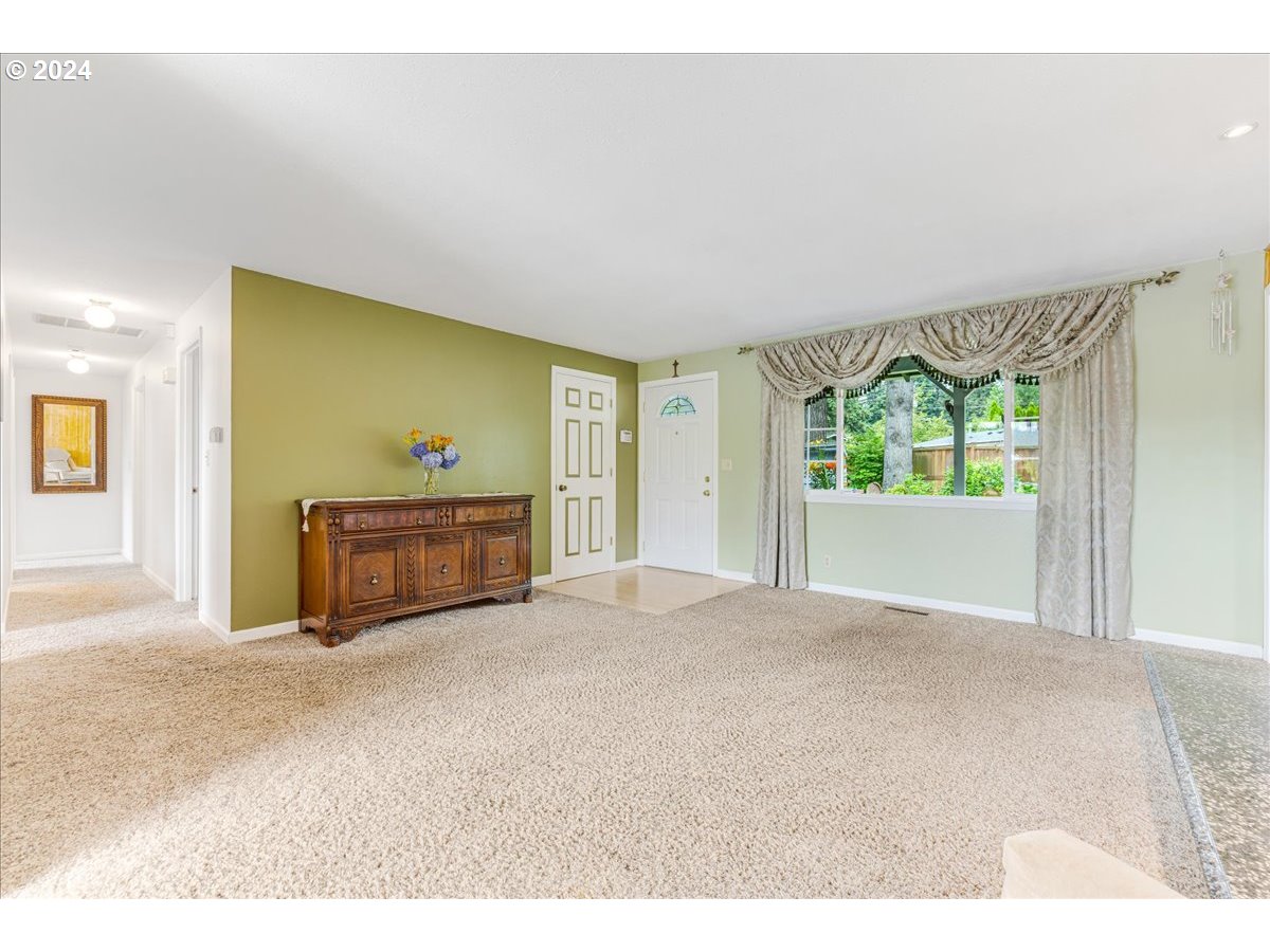 8394 Cason Road Gladstone, OR 97027 - Photo 5 of 38 Gallery Image 5