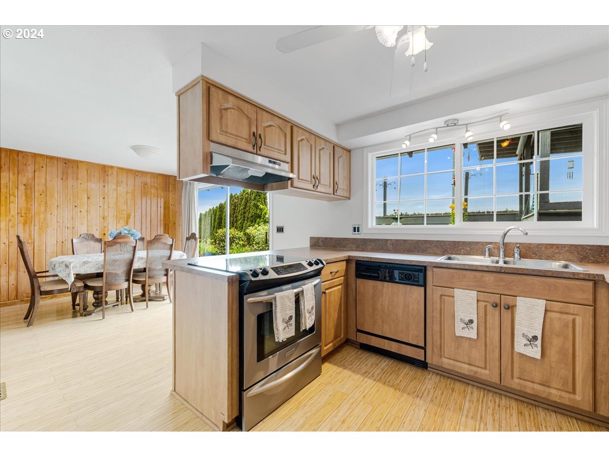 8394 Cason Road Gladstone, OR 97027 - Photo 10 of 38 Gallery Image 10