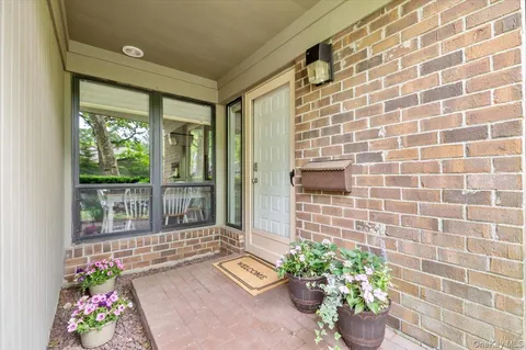 $999,000 | 225 Hamlet Drive, Jericho, NY 11753