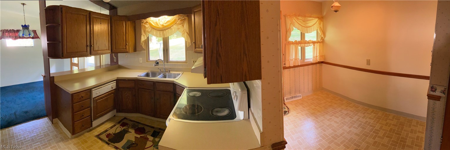 355 Barrington Ridge Road Painesville, OH 44077 - Photo 9 of 25