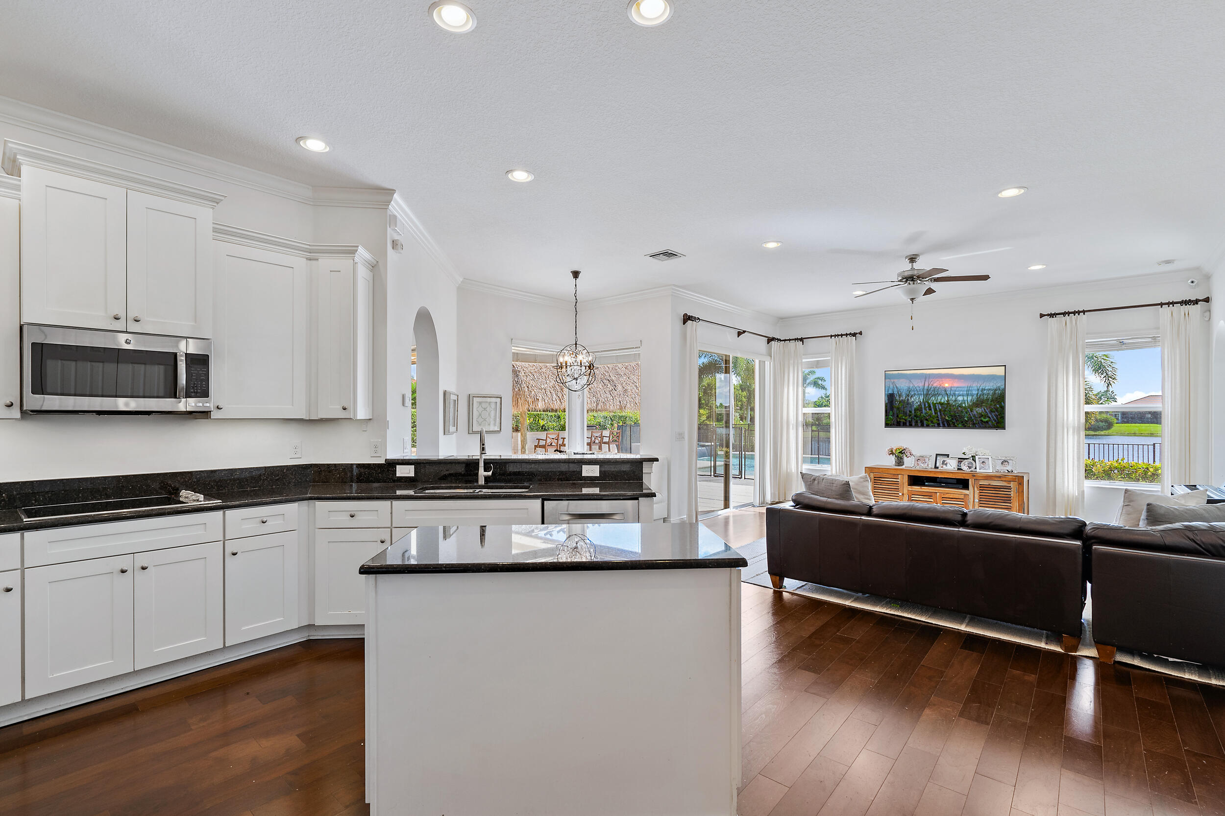 112 Manor Circle Jupiter, FL 33458 - Photo 17 of 59 Kitchen