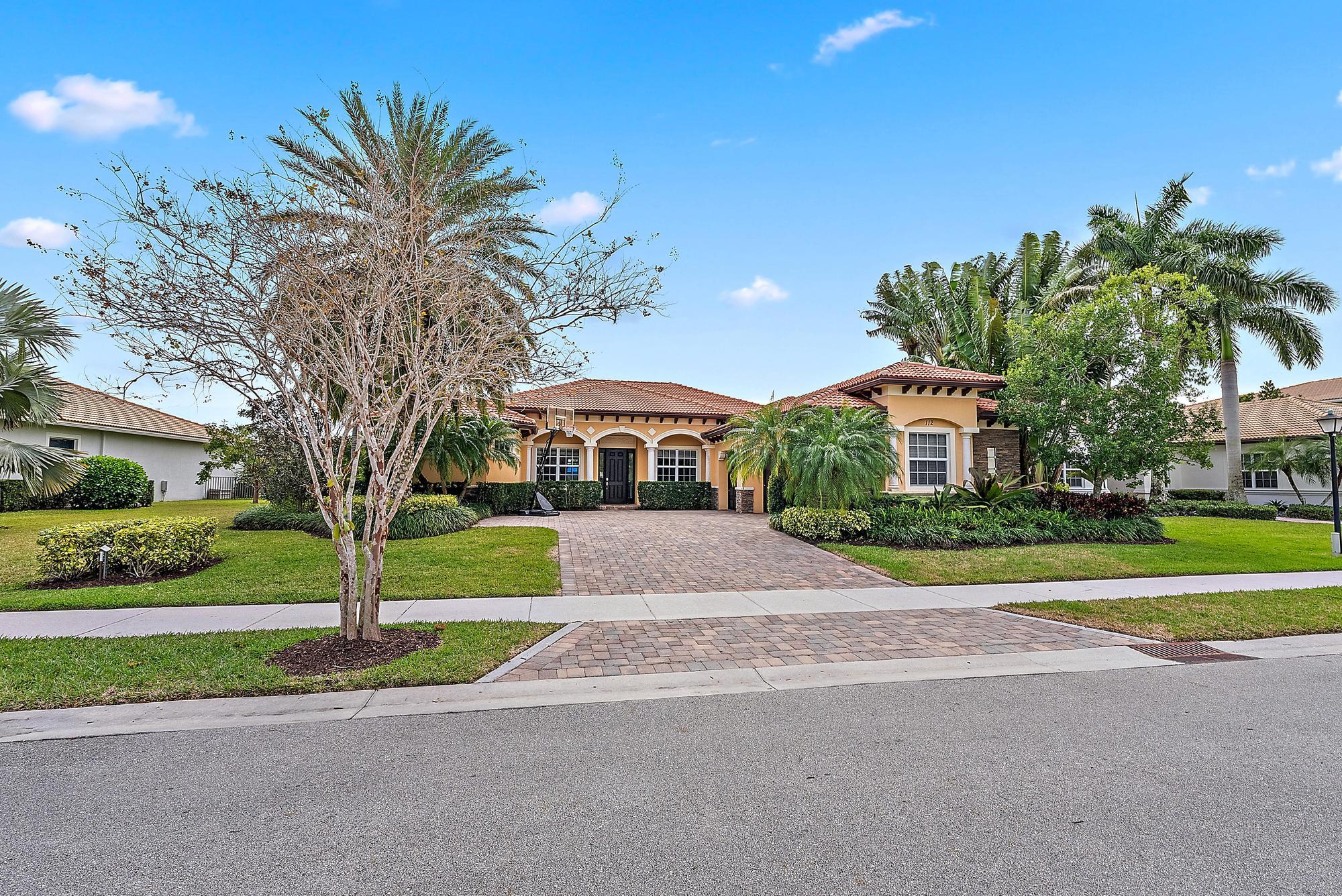 112 Manor Circle Jupiter, FL 33458 - Photo 32 of 59 Front Exterior