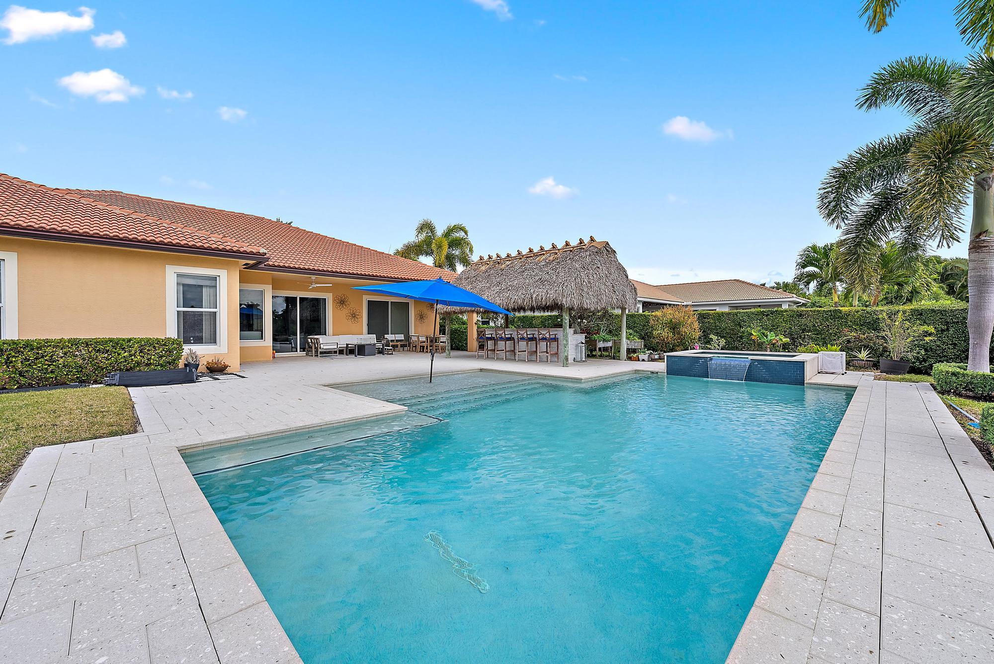 112 Manor Circle Jupiter, FL 33458 - Photo 35 of 59 Back Exterior/ Pool