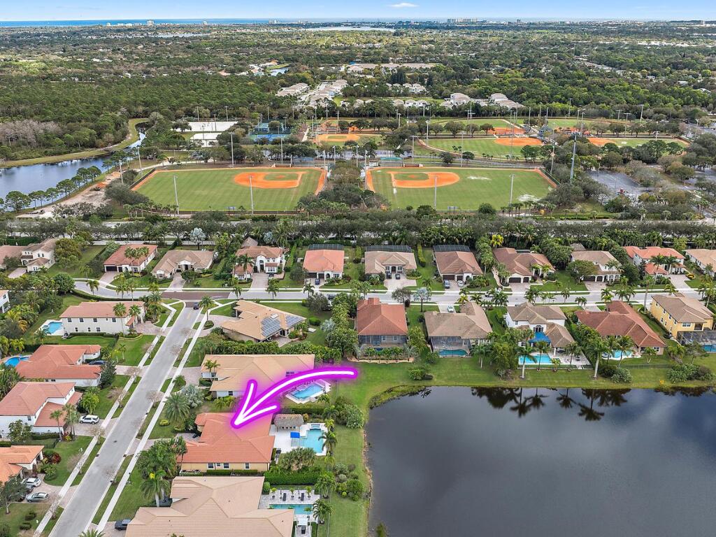 112 Manor Circle Jupiter, FL 33458 - Photo 47 of 59 Aerial