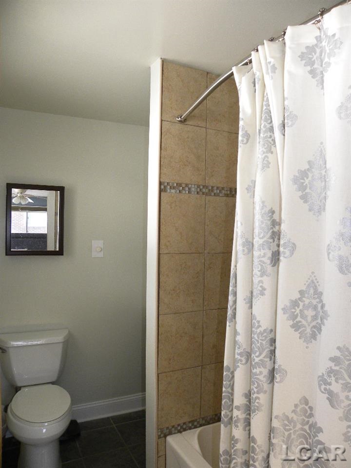 1340 Trenton Road Adrian, MI 49221 - Photo 14 of 28 31230120-13.JPG