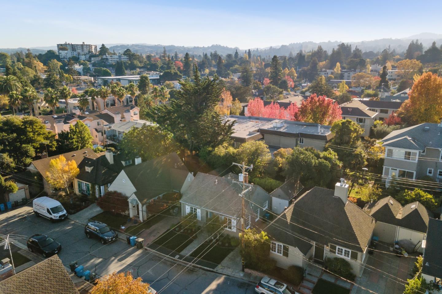 414 Williams Place San Mateo, CA 94401 - Photo 29 of 32 an aerial view of residential houses with outdoor space