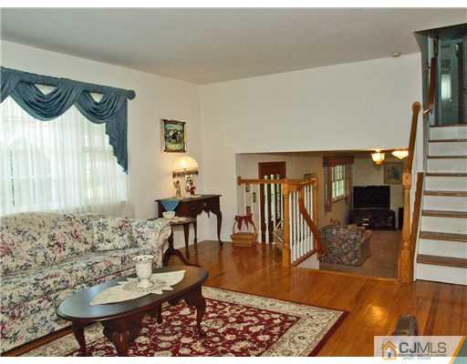 14 Peru Street Edison, NJ 08820 - Photo 14 of 25 Gallery Image 14