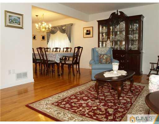 14 Peru Street Edison, NJ 08820 - Photo 15 of 25 Gallery Image 15