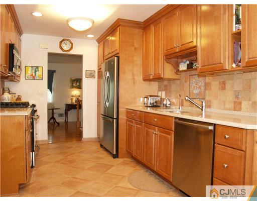14 Peru Street Edison, NJ 08820 - Photo 17 of 25 Gallery Image 17
