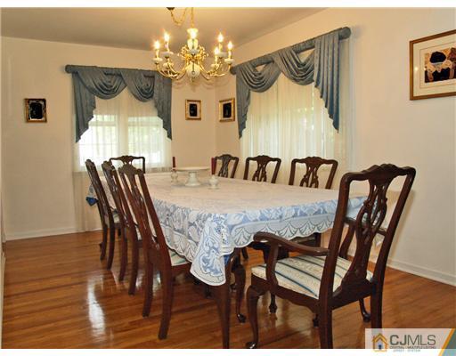 14 Peru Street Edison, NJ 08820 - Photo 3 of 25 Gallery Image 3