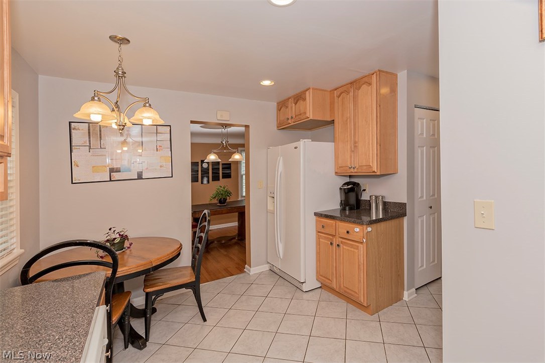 1160 Haselton Road Cleveland, OH 44121 - Photo 12 of 33