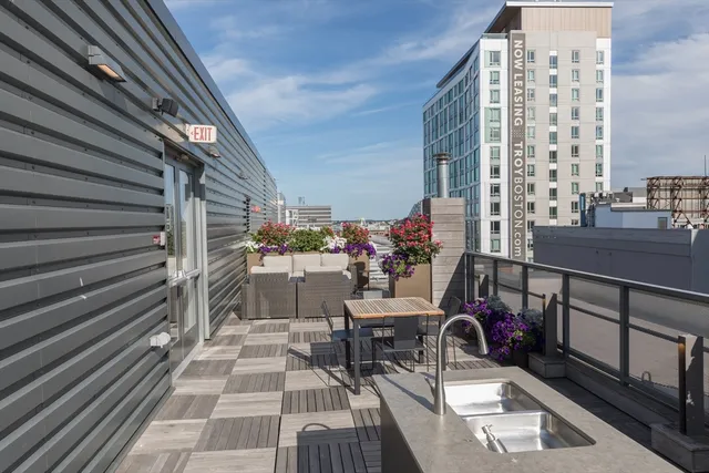$949,000 | 32 Traveler Street, Unit PH8, Boston, MA 02118