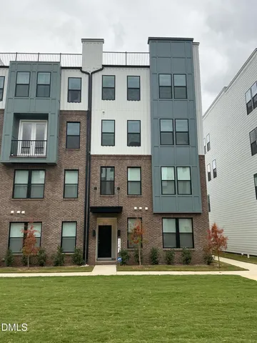 $2,900 | 1247 Shaw View Alley, Unit 201, Raleigh, NC 27601