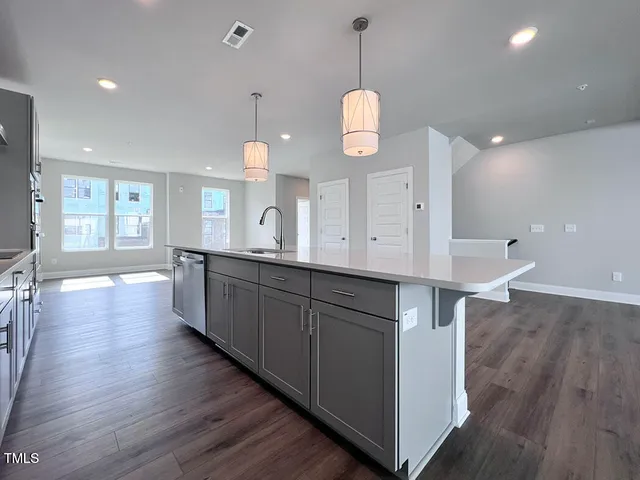 $2,900 | 1247 Shaw View Alley, Unit 201, Raleigh, NC 27601