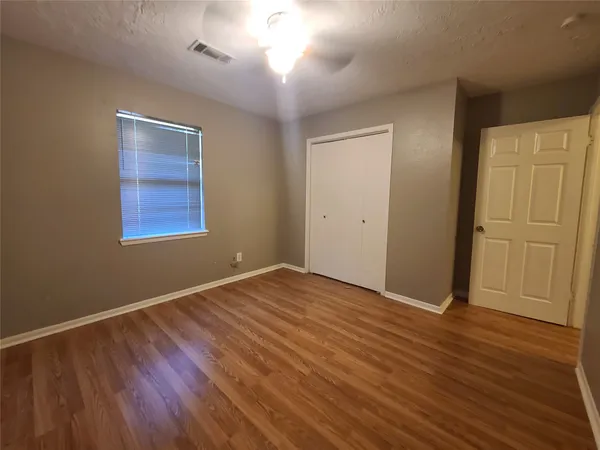 $1,500 | 17423 Fir Road, Alvin, TX 77511