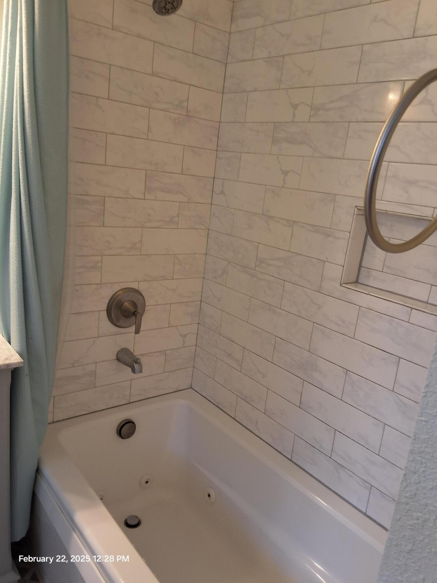 5652 Old Bethel Road Crestview, FL 32536 - Photo 18 of 23 a bathroom with a bathtub