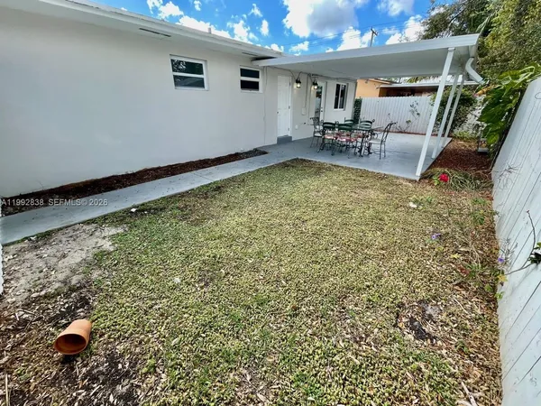 $3,600 | 7023 Southwest 2nd Street, Unit 7023, Miami, FL 33144
