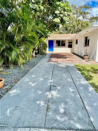 $3,600 | 7023 Southwest 2nd Street, Unit 7023, Miami, FL 33144