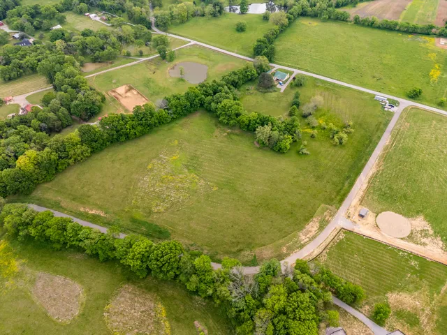 $800,000 | 8414 Crockett Lane, College Grove, TN 37046