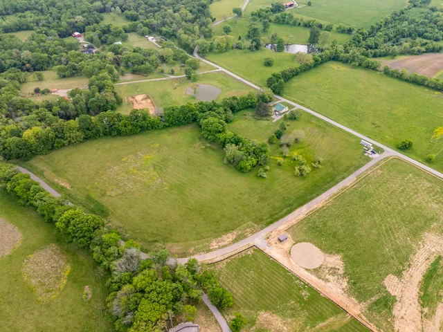 $800,000 | 8414 Crockett Lane, College Grove, TN 37046