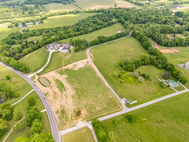 $800,000 | 8414 Crockett Lane, College Grove, TN 37046