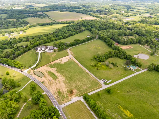 $800,000 | 8414 Crockett Lane, College Grove, TN 37046