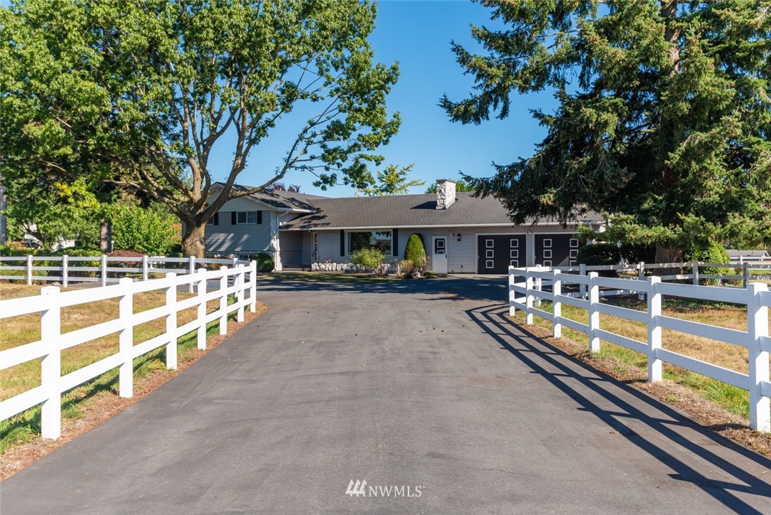 10901 Peter Anderson Road Burlington, WA 98233 - Photo 4 of 27 Gallery Image 4