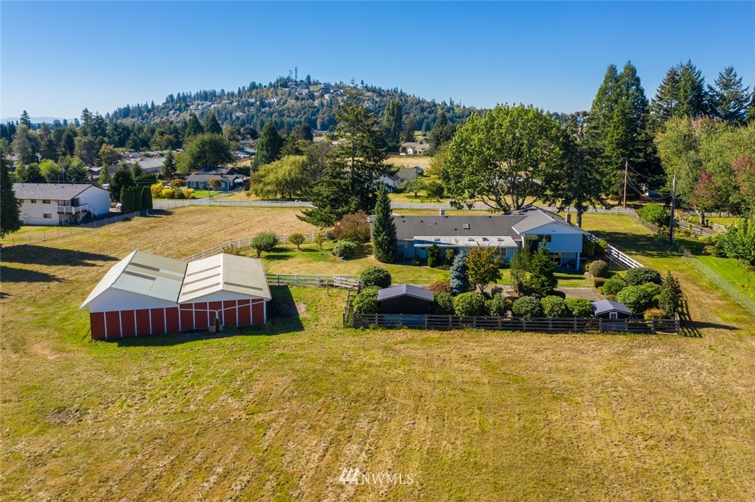 10901 Peter Anderson Road Burlington, WA 98233 - Photo 5 of 27 Gallery Image 5