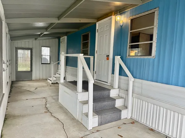 $74,900 | 38 Lark Drive, Chicopee, MA 01020