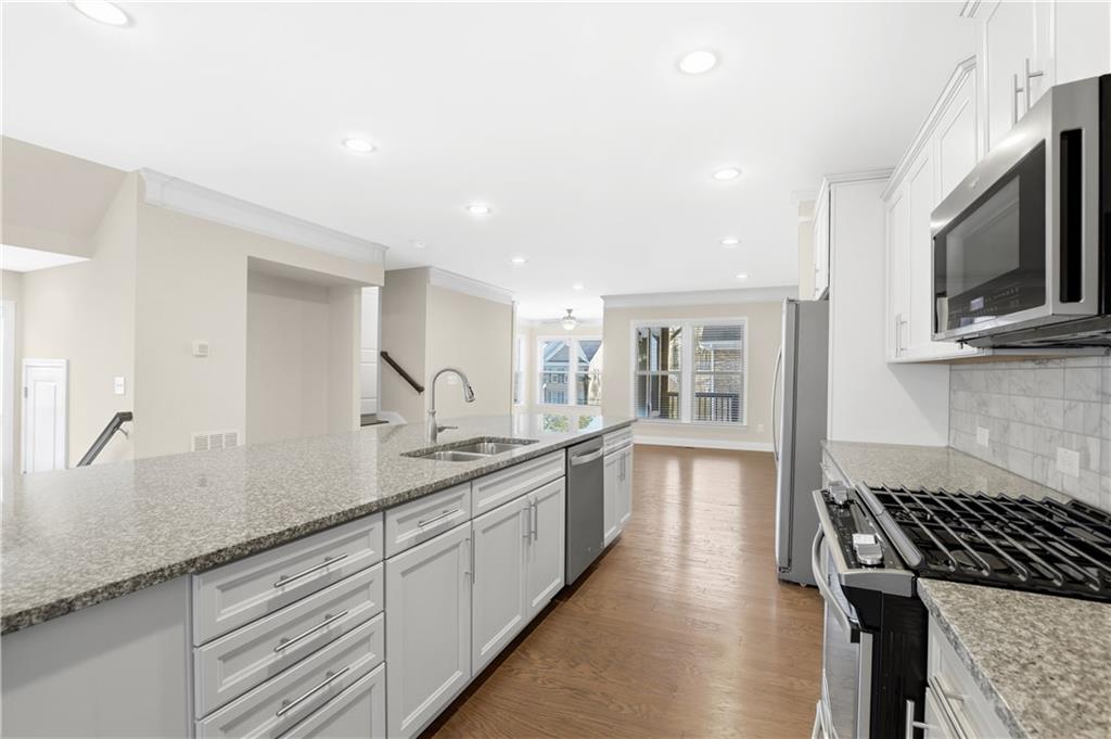 1940 Discovery Park Lane Decatur, GA 30033 - Photo 6 of 25