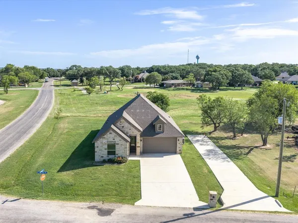 $375,000 | 648 Half Moon Way, Runaway Bay, TX 76426