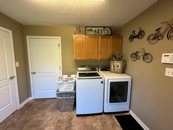 $424,999 | 11081 Brookhill Drive, Brookville, IN 47012