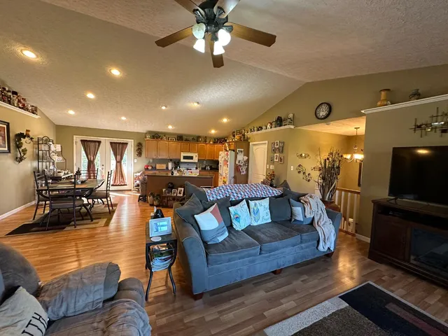 $459,999 | 11081 Brookhill Drive, Brookville, IN 47012