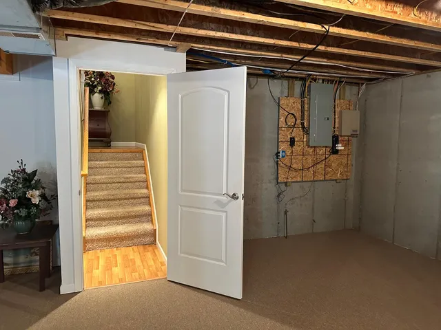 $459,999 | 11081 Brookhill Drive, Brookville, IN 47012