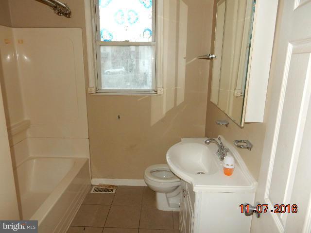 5417 Highview Road Baltimore, MD 21227 - Photo 11 of 12 Bath