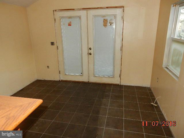 5417 Highview Road Baltimore, MD 21227 - Photo 6 of 12 Dining Room
