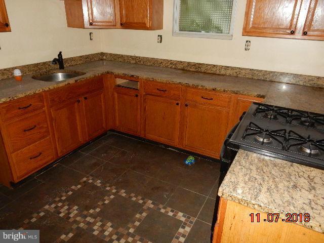 5417 Highview Road Baltimore, MD 21227 - Photo 8 of 12 Kitchen