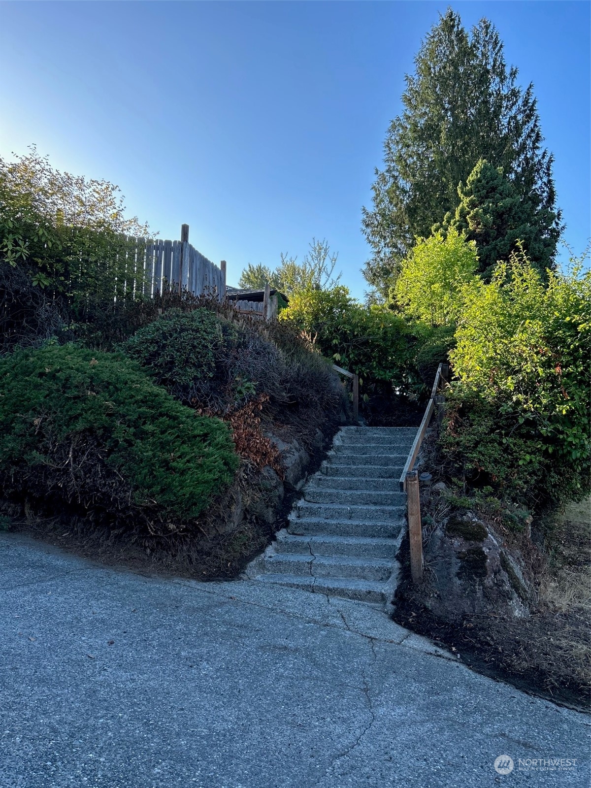 10451 Renton Avenue South Seattle, WA 98178 - Photo 3 of 12 Gallery Image 3