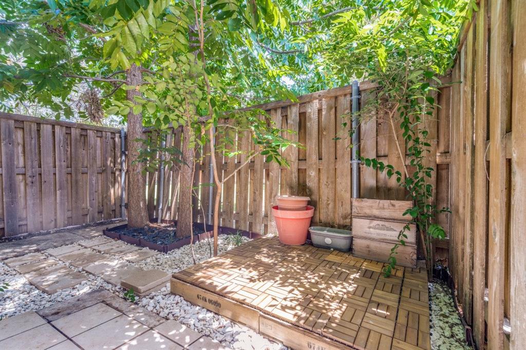 3736 Vitruvian Way, Unit D5 Addison, TX 75001 - Photo 20 of 27 a outdoor space with table and chairs