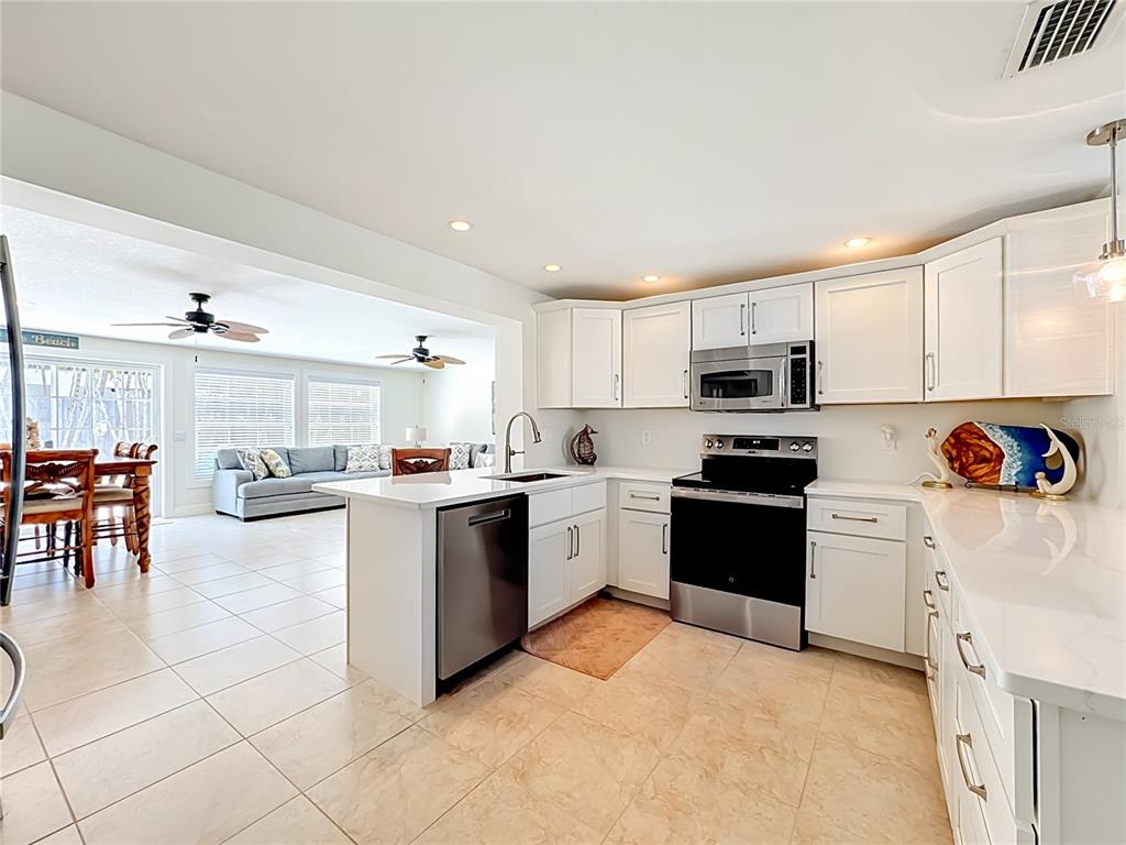 307 68th Street Holmes Beach, FL 34217 - Photo 19 of 67