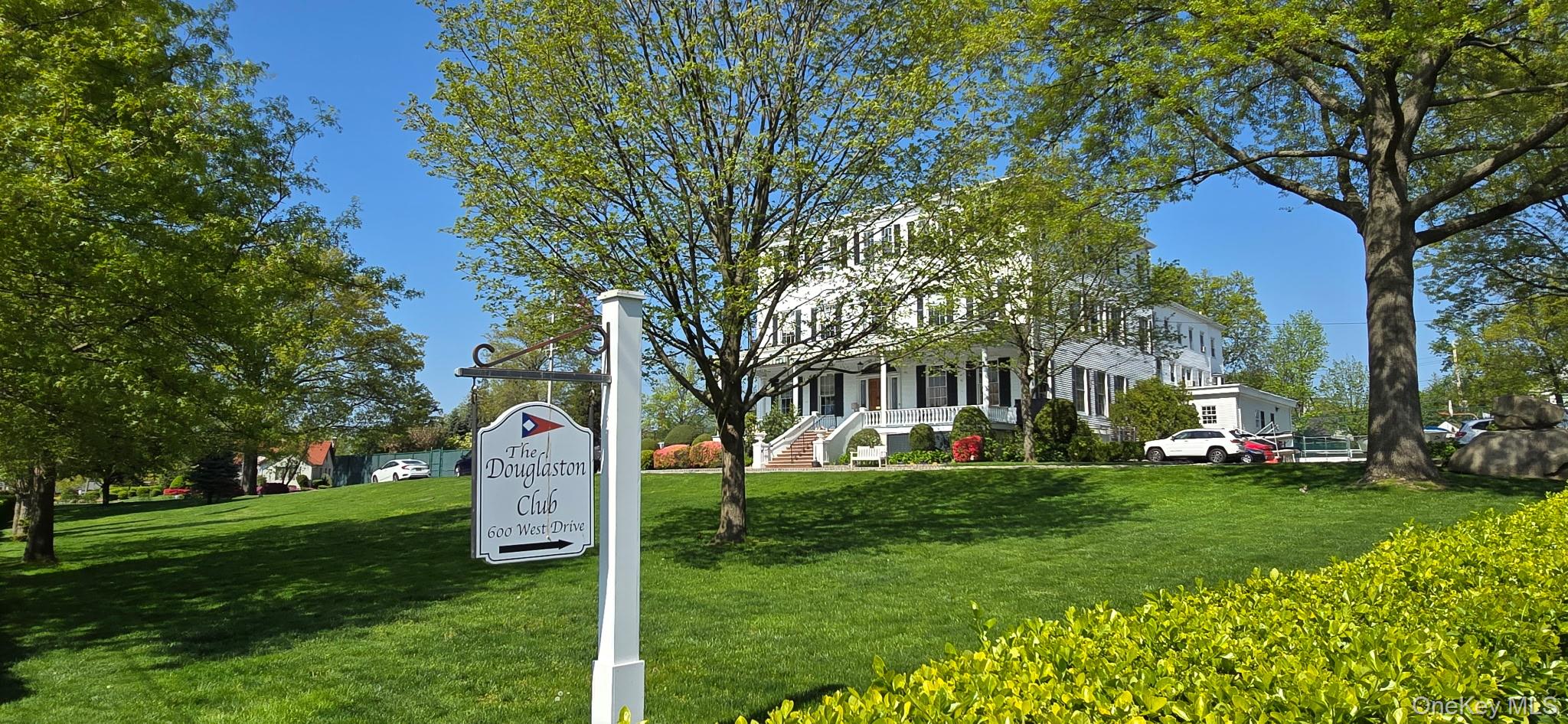 328 Manor Road Queens, NY 11363 - Photo 28 of 30 Douglaston Club